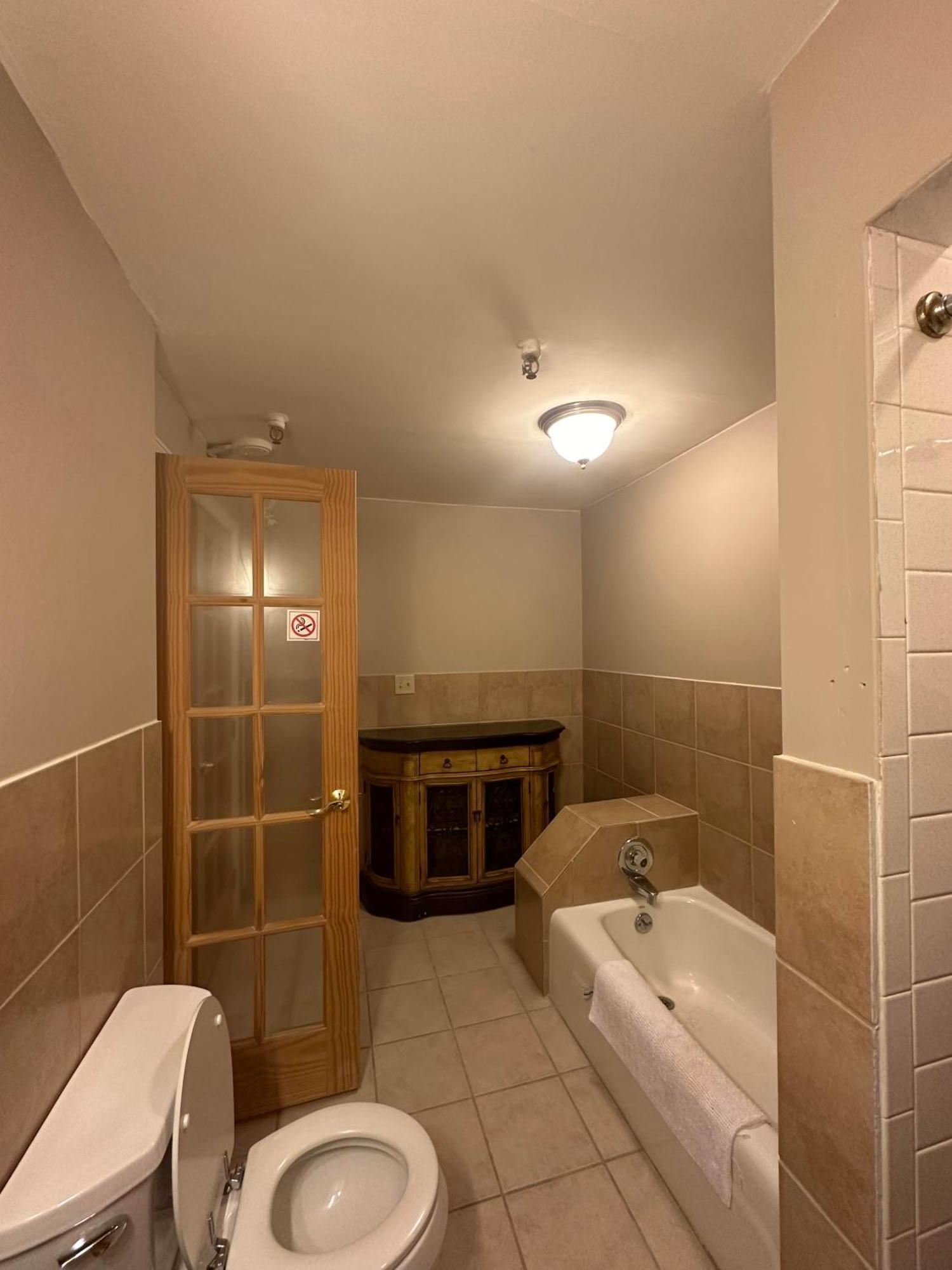 The Oaks B&B Hotel And Spiritual Center Jamestown Exteriör bild